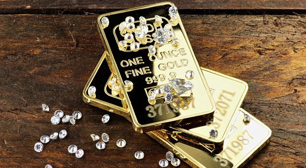 Geld Anlegen 16 Lohnt Es Sich In Gold Diamanten Oder Uhren Zu Investieren Impulse