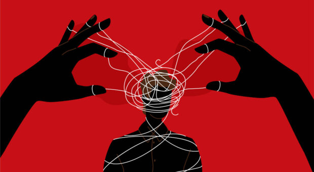 Eine Zeichnung in schwarz und rot gehalten, auf der übergroße Hände eine Person mit Fäden einwickeln.